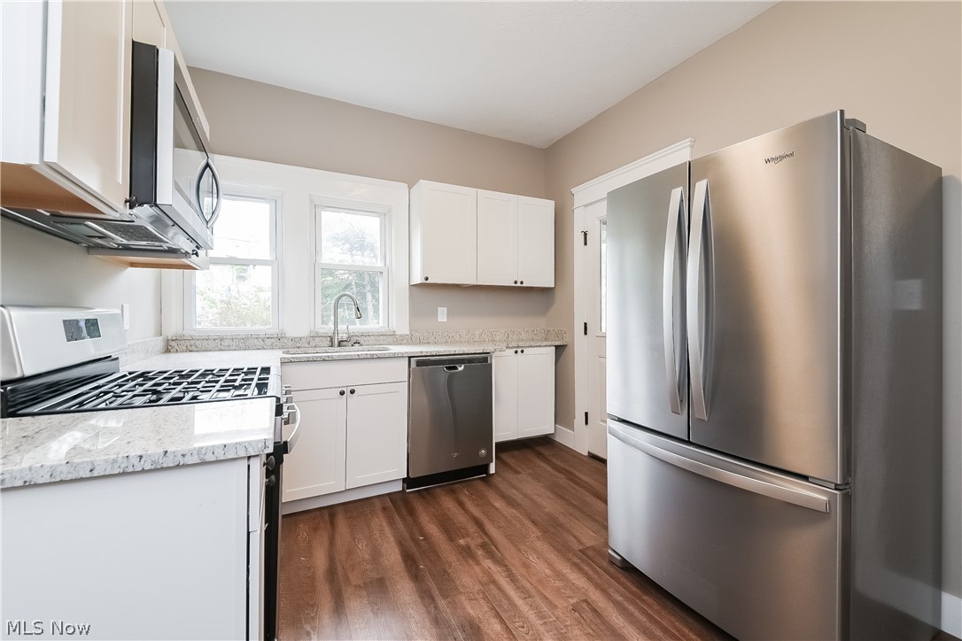 1376 Gladys Avenue Lakewood OH 44107