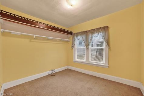 4916 E 90th Street Garfield Heights OH 44125
