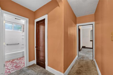 4916 E 90th Street Garfield Heights OH 44125