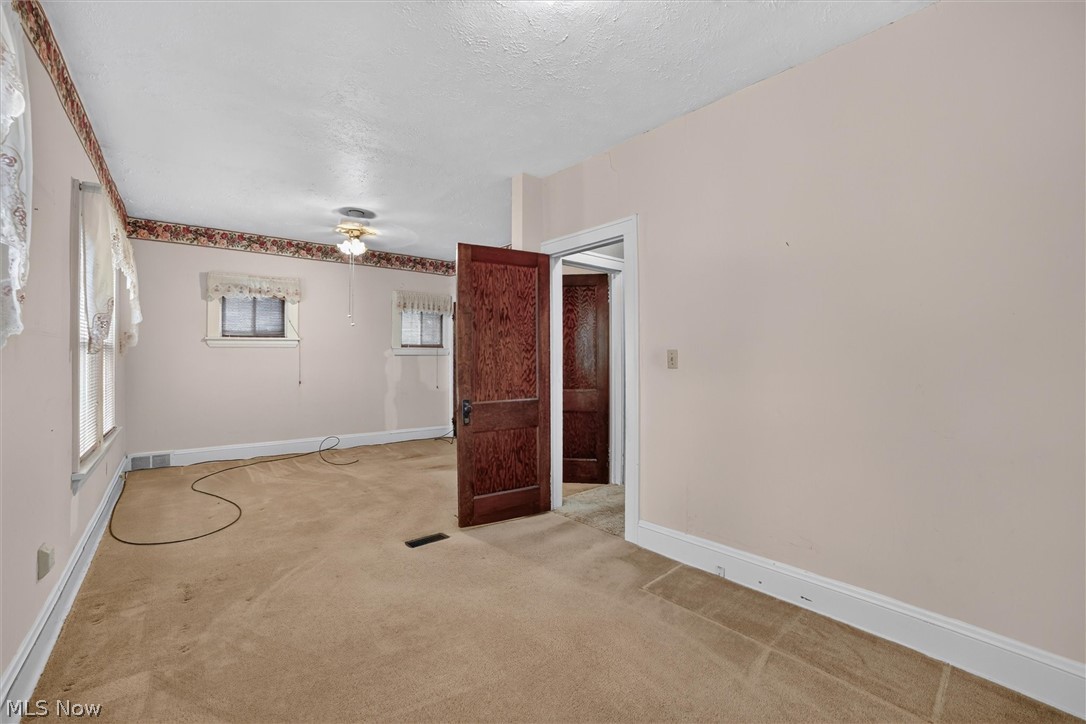 4916 E 90th Street Garfield Heights OH 44125