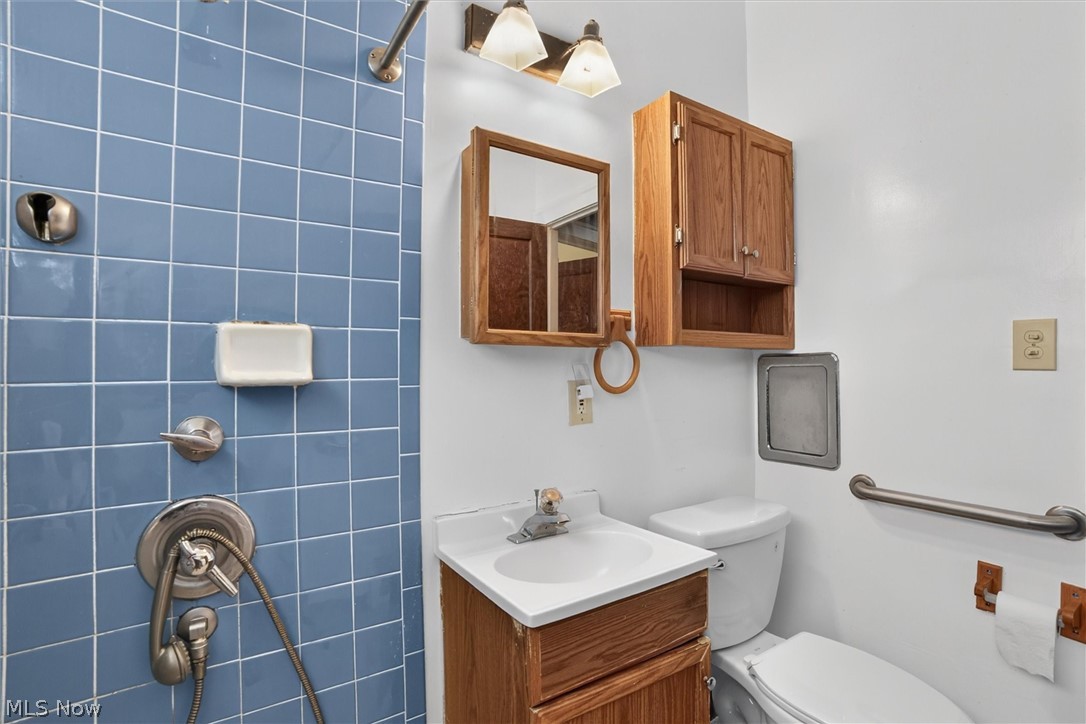 4916 E 90th Street Garfield Heights OH 44125