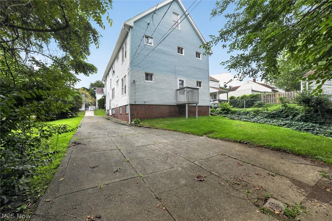 4916 E 90th Street Garfield Heights OH 44125