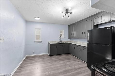 876 Eloise Drive Cleveland Heights OH 44112