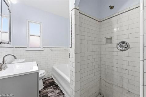 876 Eloise Drive Cleveland Heights OH 44112