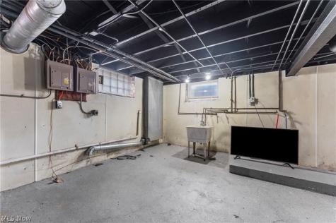 876 Eloise Drive Cleveland Heights OH 44112