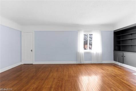 876 Eloise Drive Cleveland Heights OH 44112