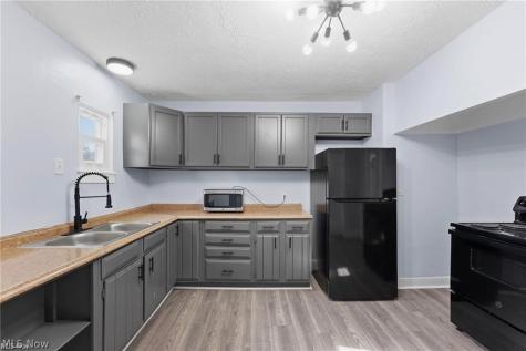 876 Eloise Drive Cleveland Heights OH 44112
