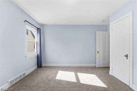 876 Eloise Drive Cleveland Heights OH 44112