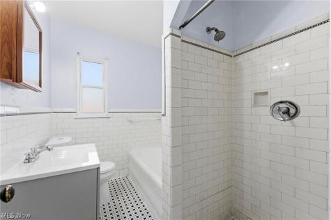 876 Eloise Drive Cleveland Heights OH 44112