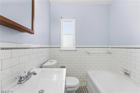 876 Eloise Drive Cleveland Heights OH 44112