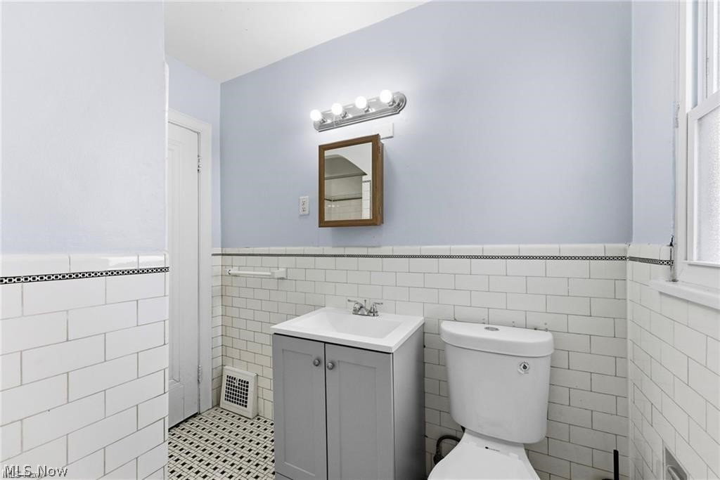 876 Eloise Drive Cleveland Heights OH 44112
