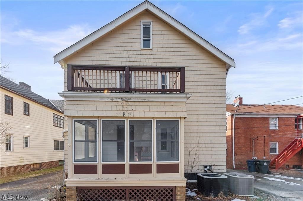 876 Eloise Drive Cleveland Heights OH 44112