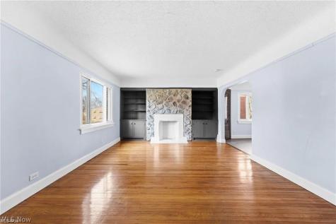 876 Eloise Drive Cleveland Heights OH 44112