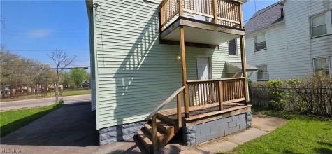 13806 Harvard Avenue Cleveland OH 44105