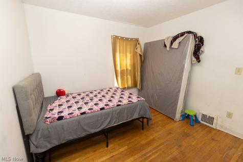 14221 Glenside Road Cleveland OH 44110