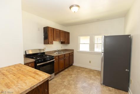 14221 Glenside Road Cleveland OH 44110