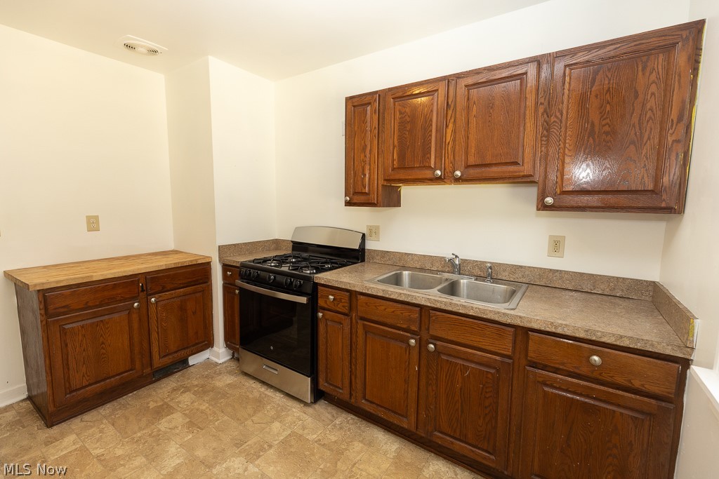 14221 Glenside Road Cleveland OH 44110