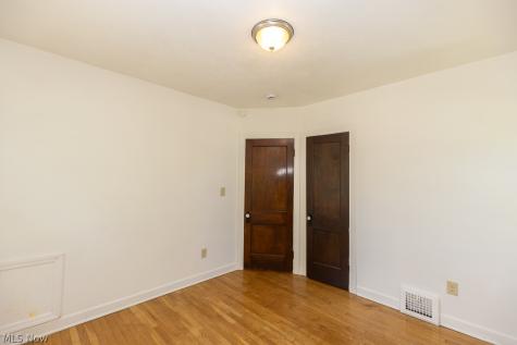 14221 Glenside Road Cleveland OH 44110