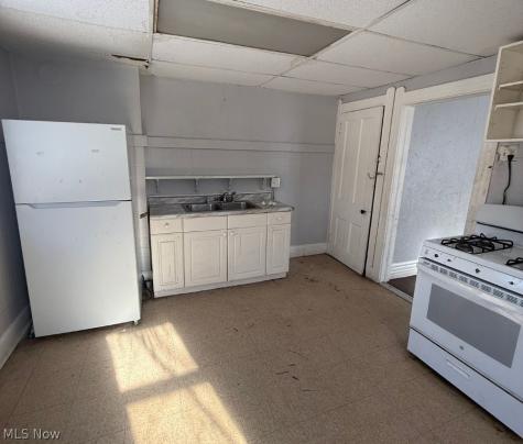 119 Neufer Court Elyria OH 44035