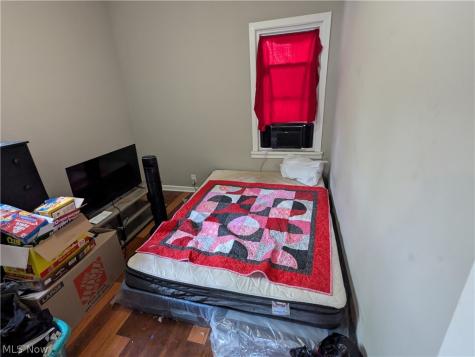 2064 W 91 Street Cleveland OH 44102