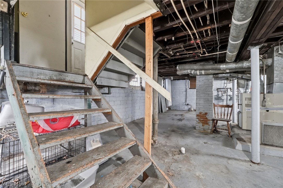 2064 W 91 Street Cleveland OH 44102
