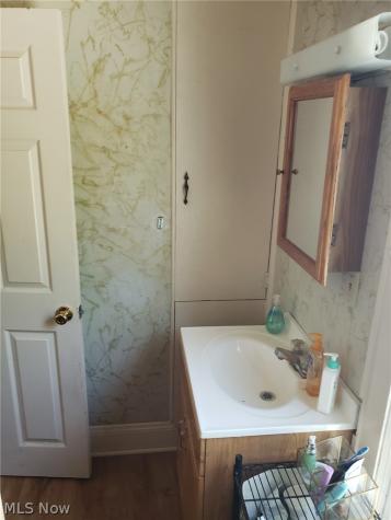 524 & 526 Gage Street Akron OH 44311