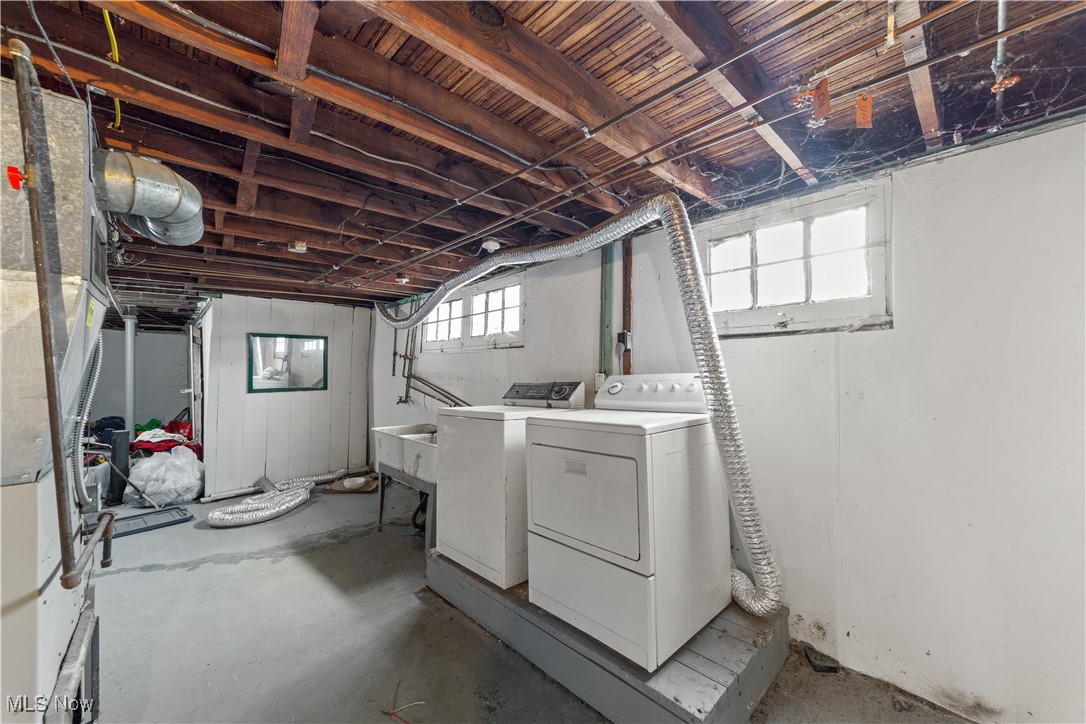 12601 Melgrove Avenue Garfield Heights OH 44105