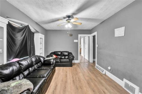 12109 Holborn Avenue Cleveland OH 44105