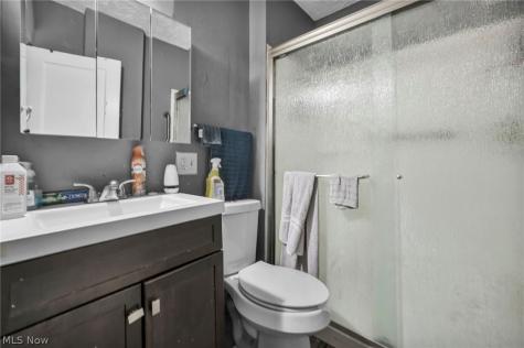 12109 Holborn Avenue Cleveland OH 44105