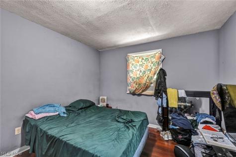 12109 Holborn Avenue Cleveland OH 44105