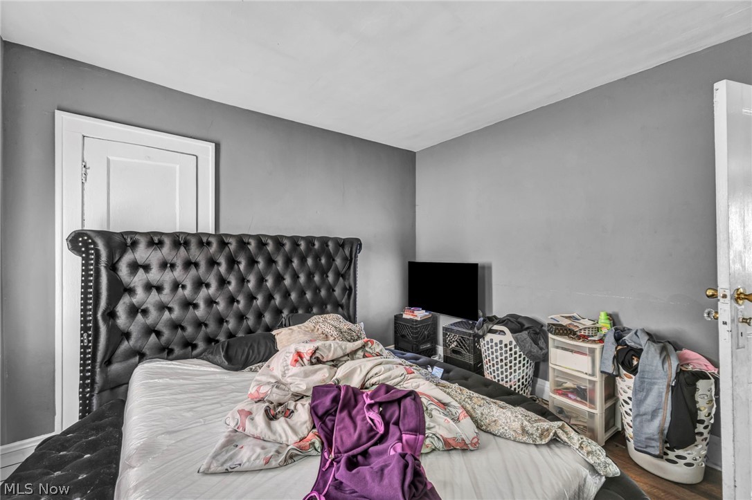 12109 Holborn Avenue Cleveland OH 44105