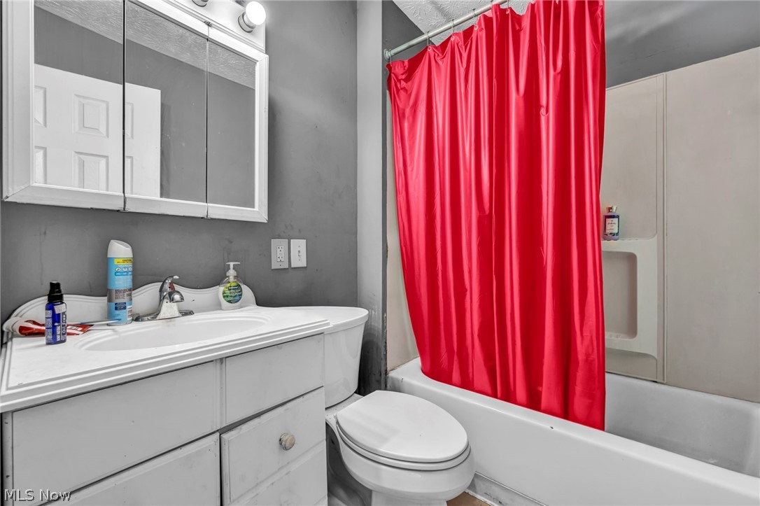 12109 Holborn Avenue Cleveland OH 44105