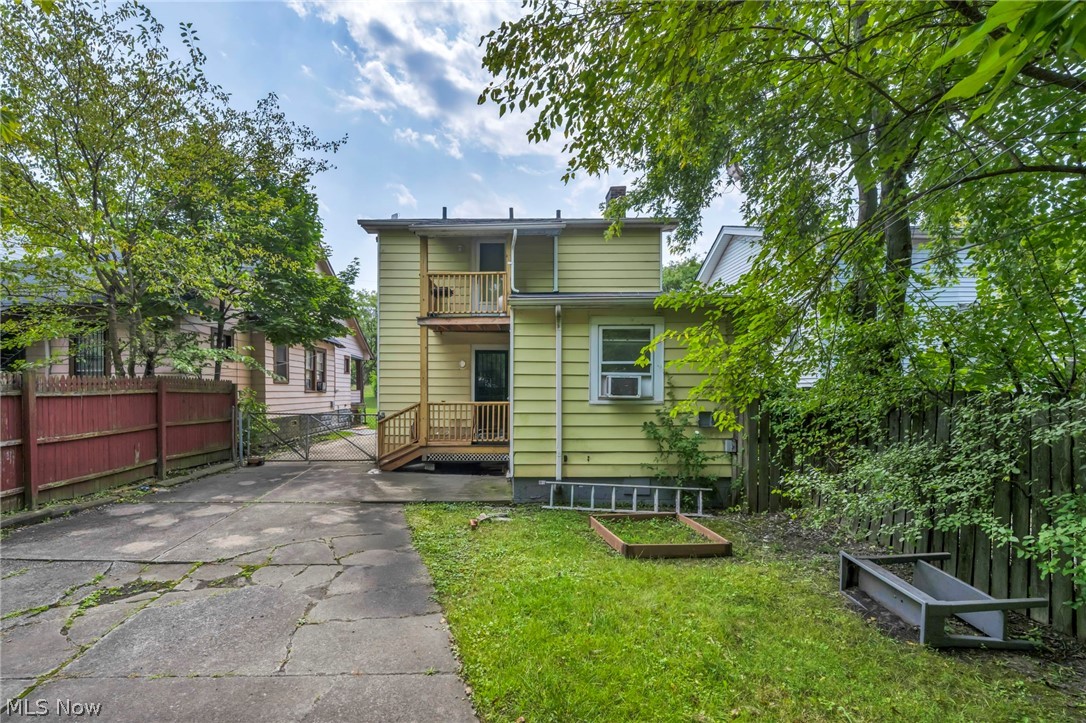12109 Holborn Avenue Cleveland OH 44105