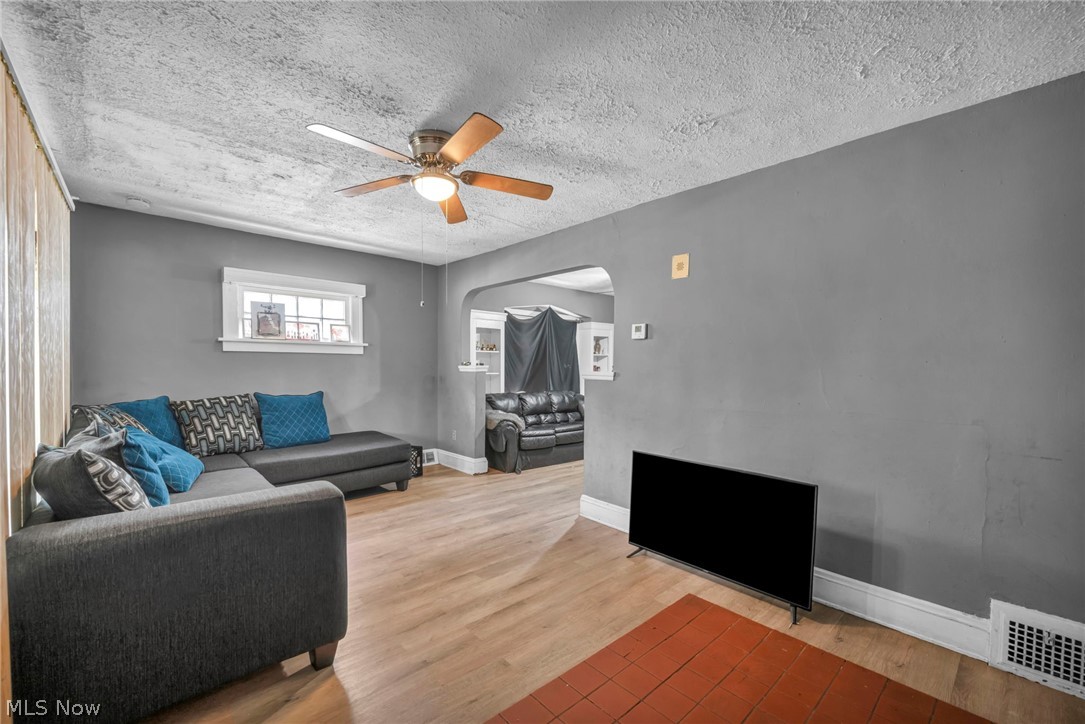 12109 Holborn Avenue Cleveland OH 44105