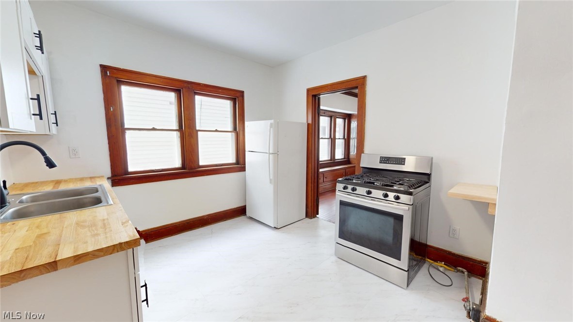 4028 Schiller Avenue Cleveland OH 44109