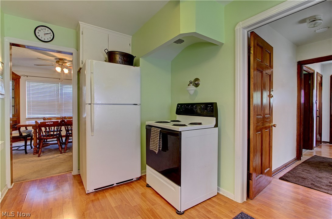 16912 Chatfield Avenue Cleveland OH 44111