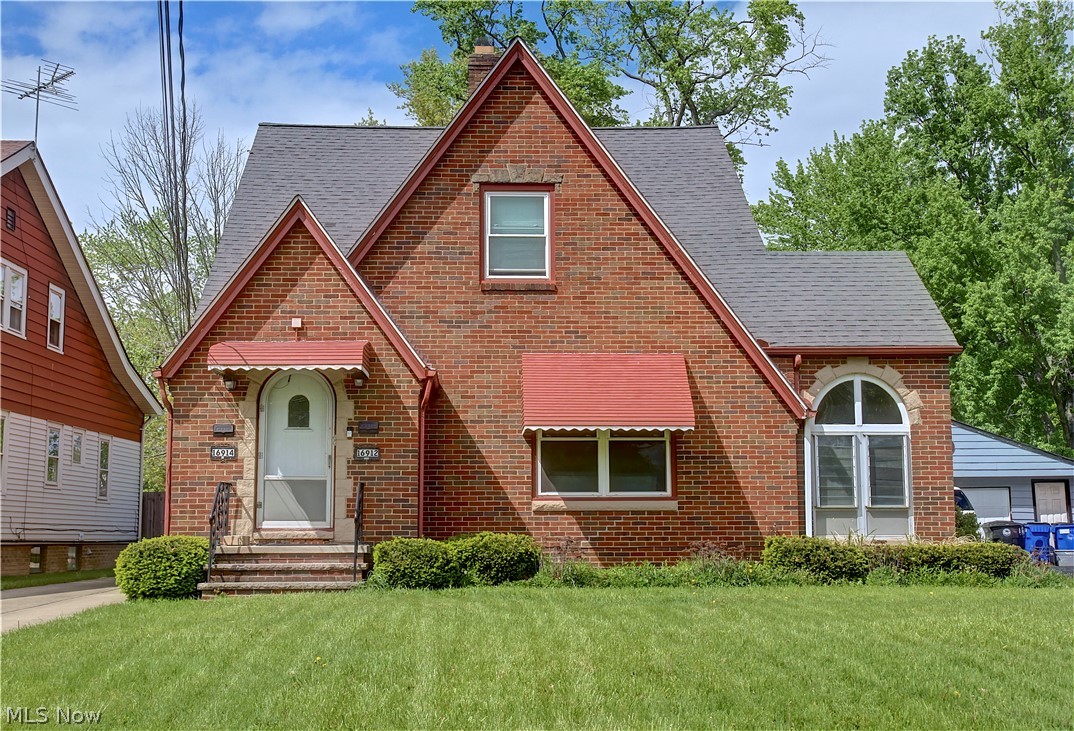 16912 Chatfield Avenue Cleveland OH 44111