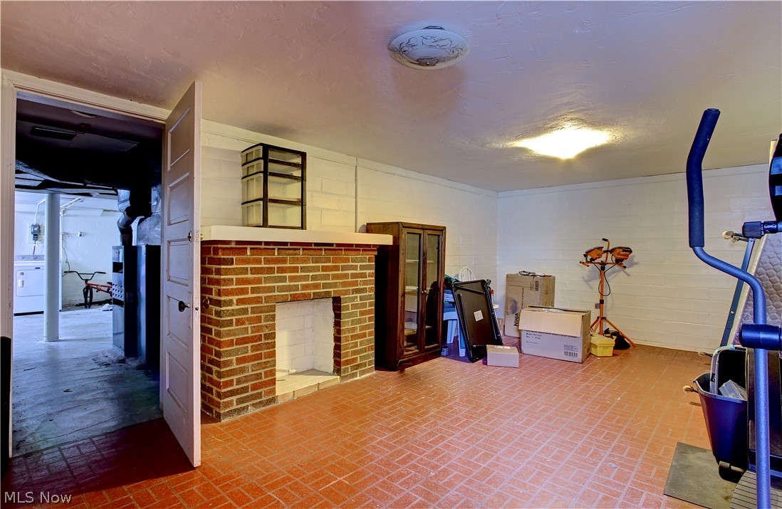 16912 Chatfield Avenue Cleveland OH 44111