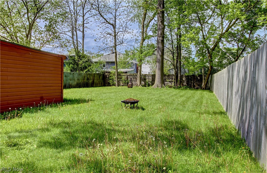 16912 Chatfield Avenue Cleveland OH 44111