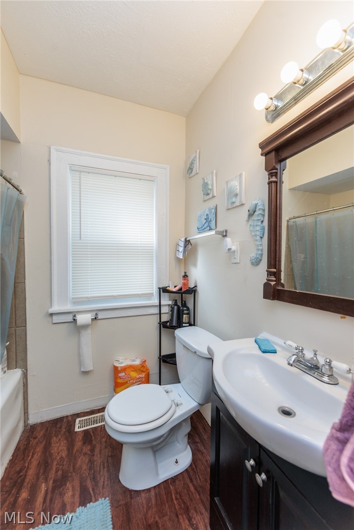 3608 E 147th Cleveland OH 44120