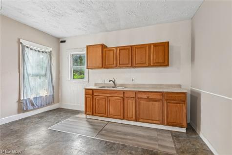 942 E 79th Street Cleveland OH 44103