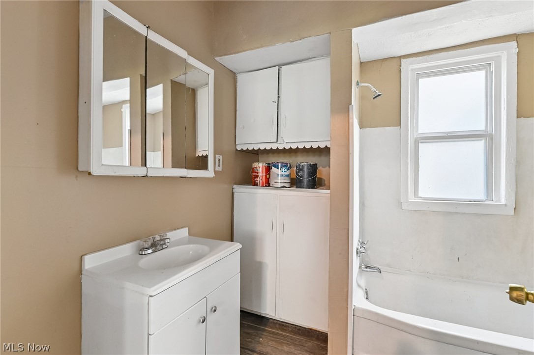 942 E 79th Street Cleveland OH 44103