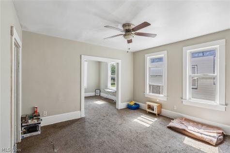 942 E 79th Street Cleveland OH 44103