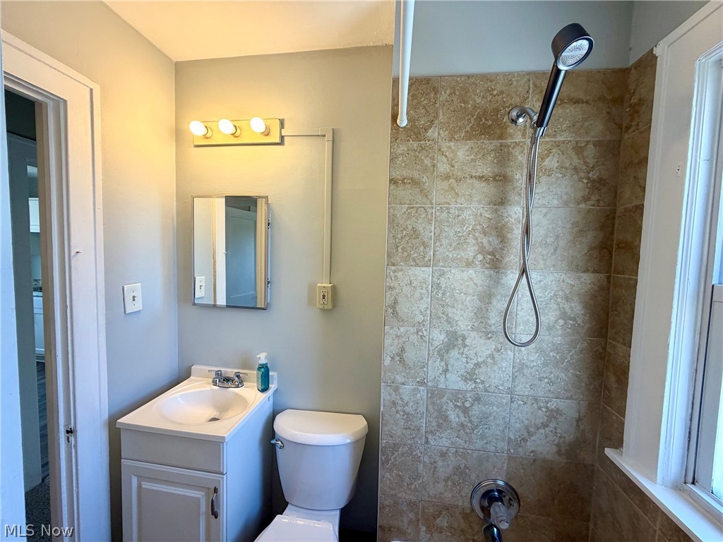 196 Henry Street Bedford OH 44146