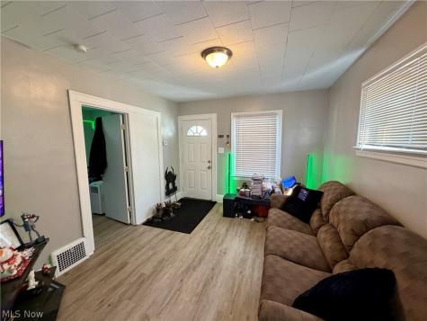 196 Henry Street Bedford OH 44146