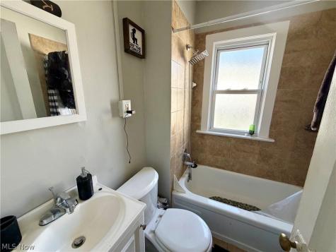 196 Henry Street Bedford OH 44146