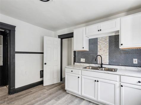 12432 Saywell Avenue Cleveland OH 44108