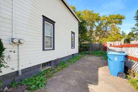 418 W 17th Street Lorain OH 44052