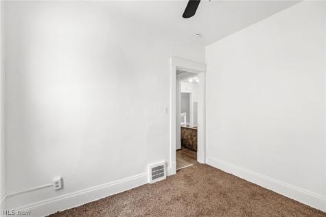3978 E 55th Street Newburgh Heights OH 44105