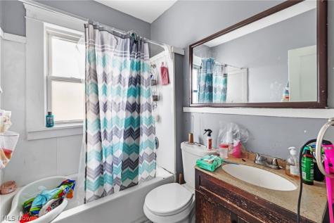 3978 E 55th Street Newburgh Heights OH 44105